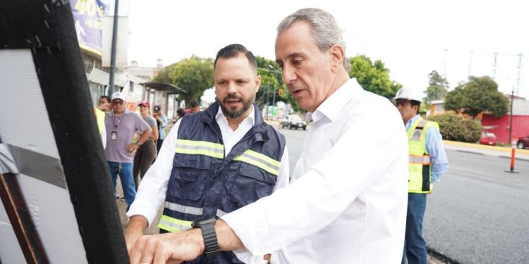 Supervisa Pepe Chedraui trabajos del Tren Capitalino de Pavimentación en bulevar Héroes del 5 de Mayo