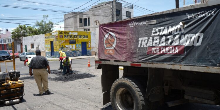 Gobierno de Pepe Chedraui continúa con acciones de bacheo en Barrio de San Miguel