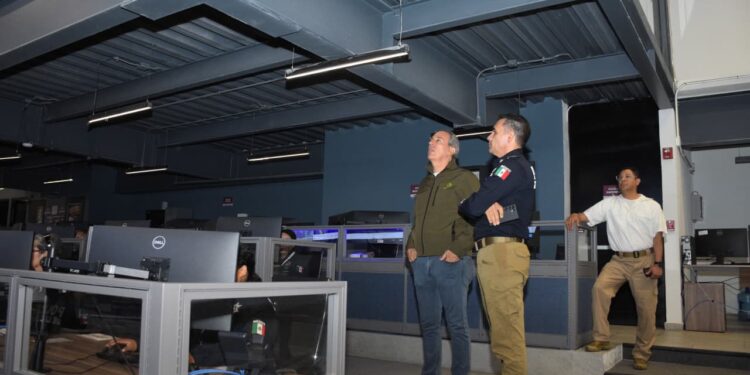 Pepe Chedraui verifica desde la DGERI monitoreo de niveles de agua ante lluvias en Puebla