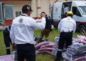 Con humanismo, Gobierno Estatal brinda acompañamiento a familias afectadas por lluvias en Tlaola