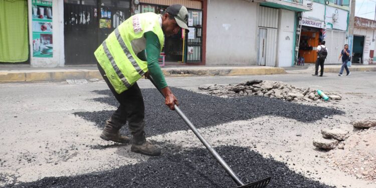 Gobierno de Pepe Chedraui mejorar la infraestructura vial en colonia Villa Verde