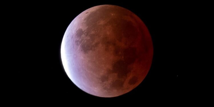 Eclipse parcial de Luna hoy jueves será visible en México, ¿a qué hora?
