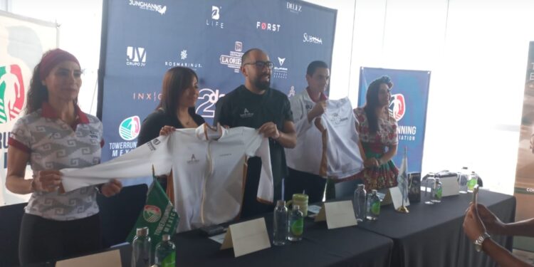 Lanzan la segunda Carrera Vertical en la torre Inxignia, la más alta de Puebla