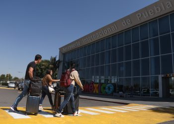 Plantean transformar el aeropuerto de Puebla en un centro estratégico de servicios y conexión regional