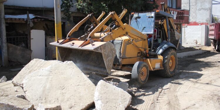Avanza Gobierno de Pepe Chedraui con trabajos de rehabilitación vial en San Sebastián de Aparicio