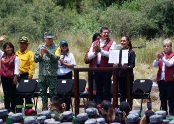 En Puebla, Sheinbaum firma decreto para reforestar a México y restaurar ecosistemas