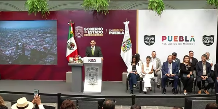 Armenta anuncia programa para reunir a familias poblanas con sus seres queridos en Estados Unidos