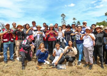 Con el respaldo del Gobierno del Estado, Tonantzin Fernández encabeza jornada de reforestación en el Cerro Zapotecas
