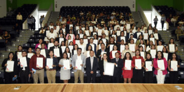 BUAP reconoce a 115 egresados con el Premio Ceneval al Desempeño de Excelencia EGEL 2025