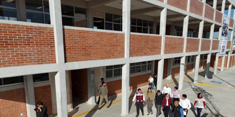 Puebla trabaja con la SEP federal para ampliar la oferta de bachillerato