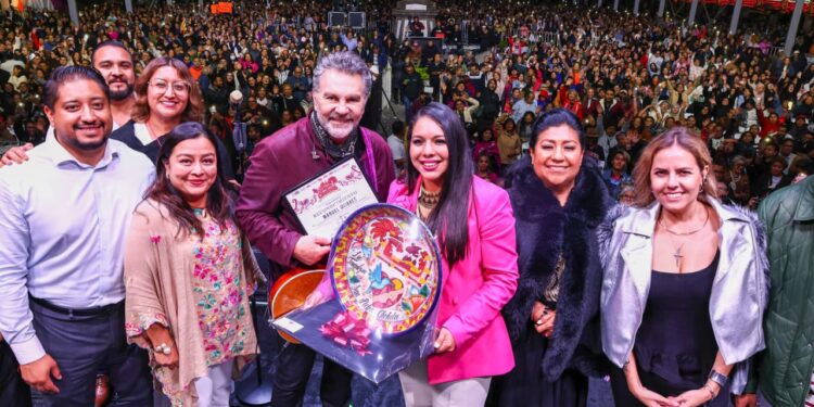 Con Mijares y miles de visitantes, Tonantzin Fernández inaugura la 76ª Feria Milenaria