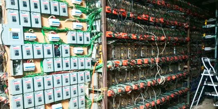 FGR, Marina y SSP aseguran inmueble presuntamente utilizado para minería de criptomonedas