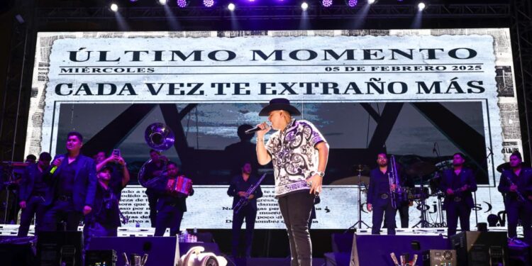 Una noche para recordar: Tonantzin Fernández y El Yaki hacen vibrar la Feria Milenaria de Cholula