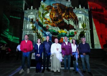 Disfruta Pepe Chedraui videomapping monumental de Fiestas Patrias junto con las y los poblanos