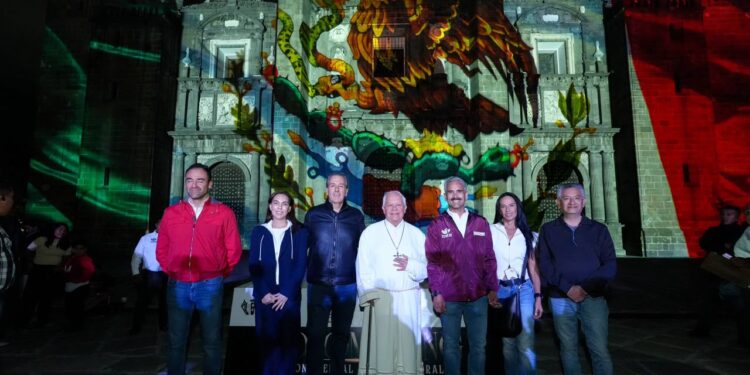 Disfruta Pepe Chedraui videomapping monumental de Fiestas Patrias junto con las y los poblanos