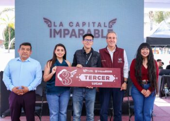 Acerca Pepe Chedraui oportunidades de emprendimiento a las juventudes de San Miguel Canoa
