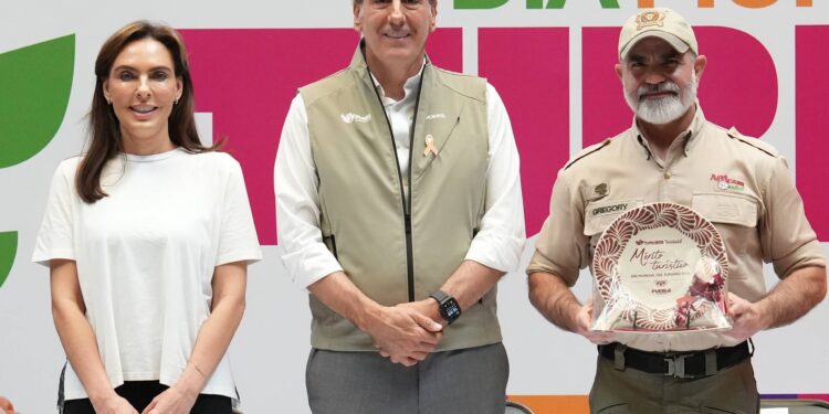 Encabeza Pepe Chedraui conmemoración del Día Mundial del Turismo