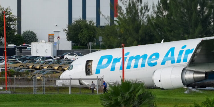 Al menos cinco muertos tras estrellarse un avión de Amazon cerca del aeropuerto de Miami