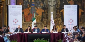 Restringirán uso de celulares en escuelas a partir de octubre de 2026
