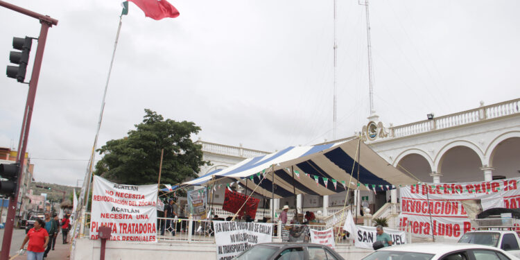 Acatlán de Osorio suma 85 días de protesta; alcaldesa comparecerá ante el Congreso de Puebla