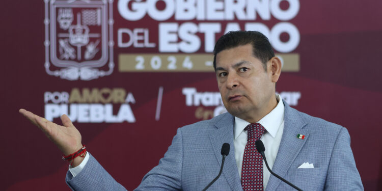 Armenta advierte a ocho Concejos Municipales: deberán gobernar con estricto apego a la ley