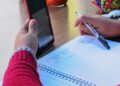 Preparan ley para regular uso de celulares y tabletas en escuelas de Puebla