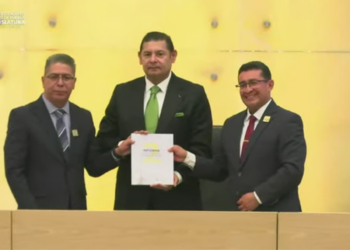 Armenta llama a fortalecer las instituciones para recuperar el dinamismo de Puebla