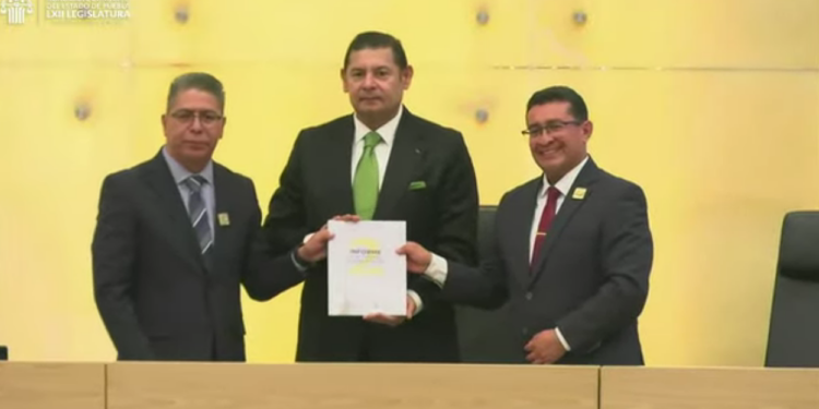 Armenta llama a fortalecer las instituciones para recuperar el dinamismo de Puebla