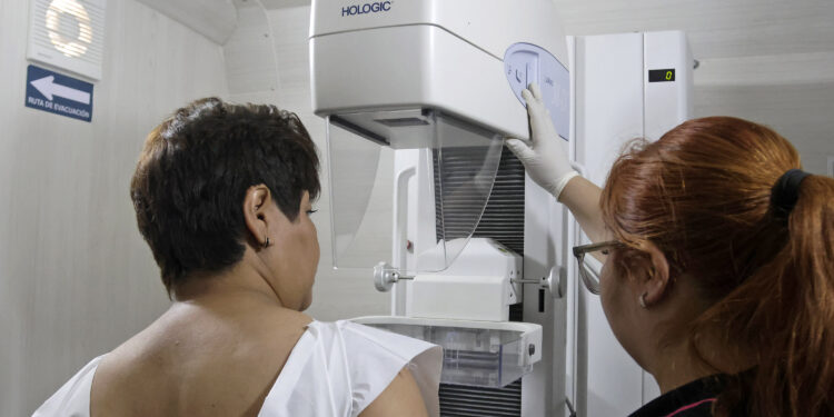 Puebla destinará 615 mdp para fortalecer atención contra el cáncer de mama