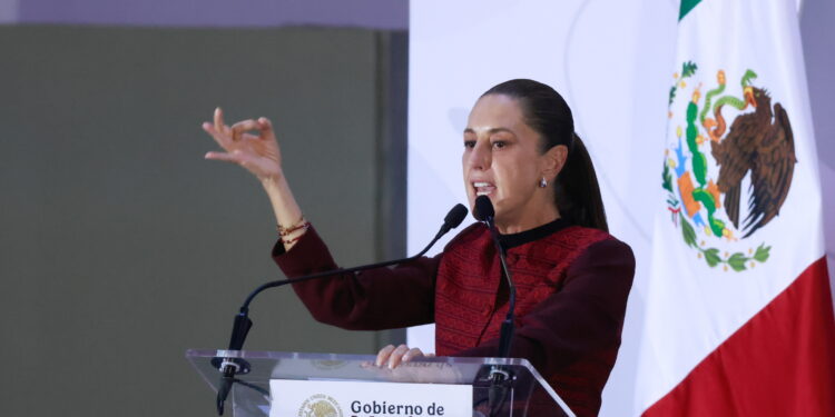 Sheinbaum refrenda en Puebla soberanía y anuncia obras y programas para la entidad