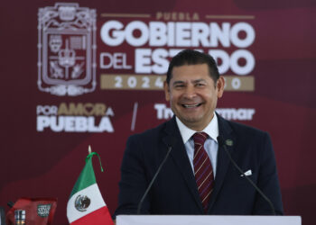 Armenta descarta, por ahora, cambios en su gabinete