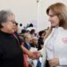 Beneficencia Pública y Ceci Arellano acercan apoyos auditivos y visuales a familias poblanas.
