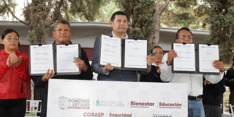 Gobierno de Puebla conectará los 37 planteles del COBAEP al C5i para reforzar seguridad de estudiantes