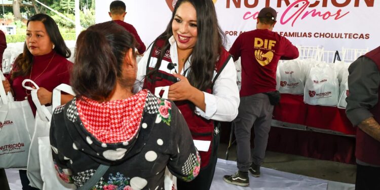 Impulsa Tonantzin Fernández el programa Nutrición con Amor en San Pedro Cholula