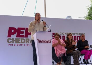 Mejora Pepe Chedraui calles, alumbrado y servicios en Ignacio Romero Vargas
