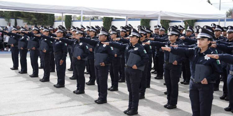 Realiza Gobierno de Pepe Chedraui graduación cadetes de la Academia de Formación y Profesionalización Policial