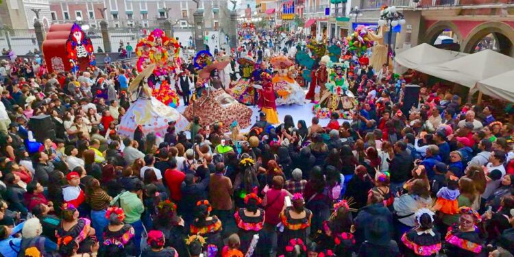Realiza Gobierno de Pepe Chedraui activación física musicalizada masiva con motivo del Día de Muertos