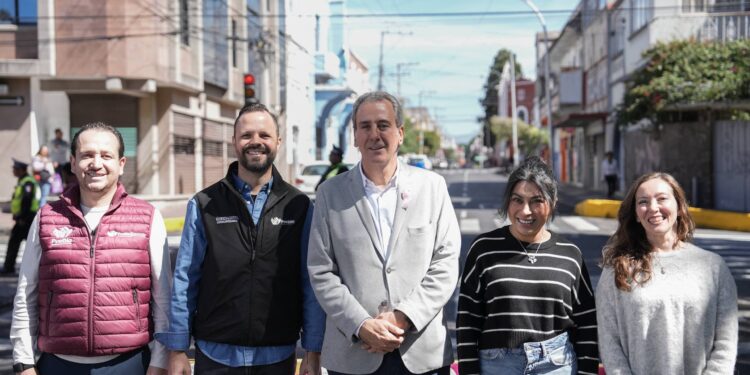 Entrega Pepe Chedraui rehabilitación vial de avenida 16 de Septiembre