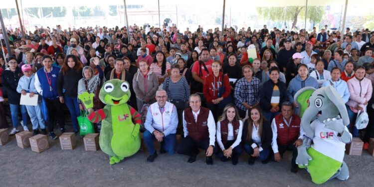Pepe Chedraui entrega más de 9 mil despensas a familias de La Presa Guadalupe Hidalgo