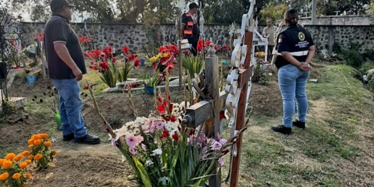 Protección Civil Estatal mantiene vigilancia en panteones ante Día de Muertos