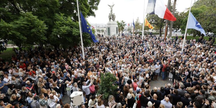 Francia prepara toques de queda y promete una “respuesta penal masiva” tras protestas