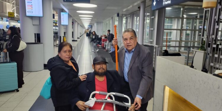 Vuelo Puebla-Chicago facilita regreso humanitario de poblano tras dos meses hospitalizado