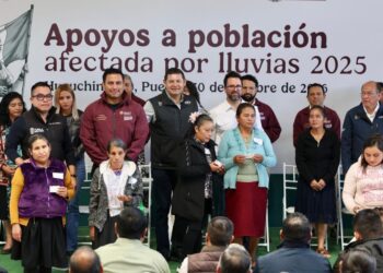Entregan apoyos a 436 familias de la Sierra Norte de Puebla para reubicarse en zonas seguras