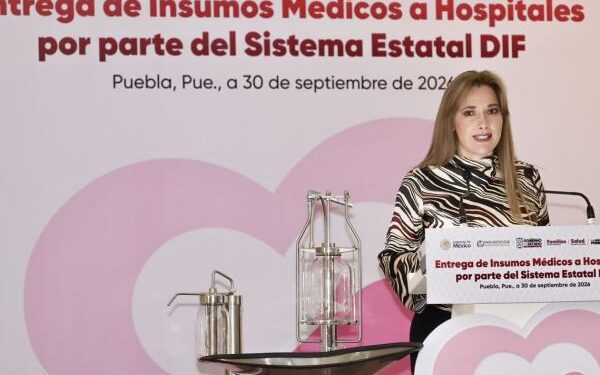 Ceci Arellano entrega equipo médico a cinco hospitales mediante Obra Comunitaria