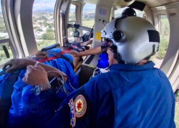 Trasladan en ambulancia aérea a paciente con tumor cerebral de Acatlán a Tehuacán