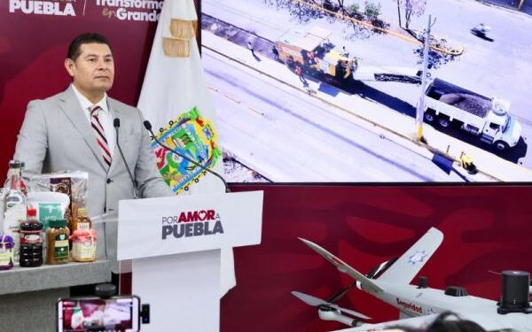 Con 13 trenes de pavimento gobierno estatal transforma 558 kilómetros de vialidades