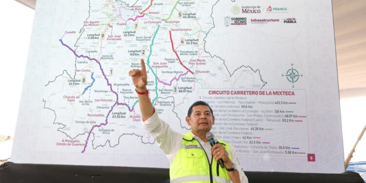 Armenta anuncia módulo permanente de pavimentación para Tehuacán e impulsa circuito universitario