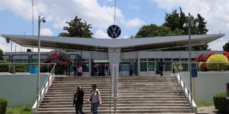 CTM Puebla pide claridad sobre futuro de 2 mil 400 trabajadores despedidos de Volkswagen y Audi