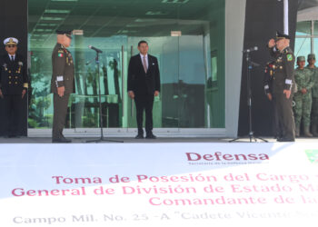 Alejandro Vargas González asume como comandante interino de la VI Región Militar; Armenta acude a ceremonia